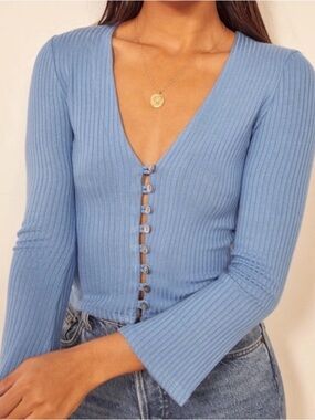 Reformation - Ribbed V-Neck Button-Front Long Sleeve Top